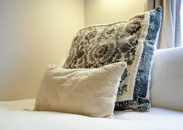 The Willow - 12 Bristol